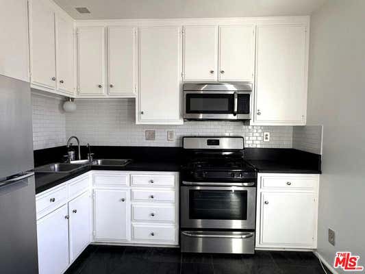 1 bed, 1 bath, 500 sqft, $2,500, Unit B