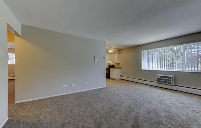 RENT SPECIALS! Spacious 2 bedroom close to Anschutz Medical School, SHOPPING and MORE!