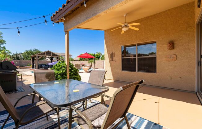 Gorgeous fully furnished home in Gilbert with sparkling pool!