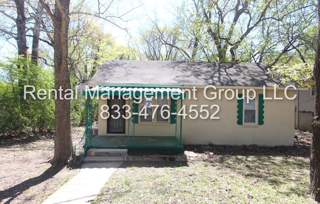 .New On The Market! Charming 2 bedroom 1 bath