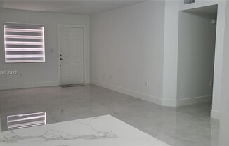 2553 W 76 ST