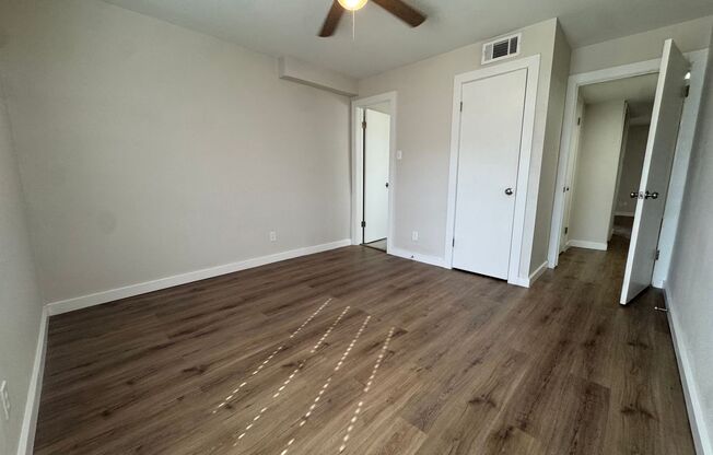 2 beds, 2 baths, 900 sqft, $1,412, Unit LAW11-216