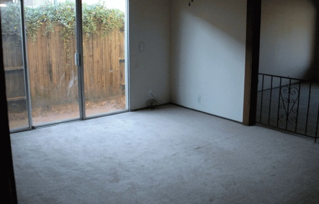 2 Bed 2 Bath Duplex!