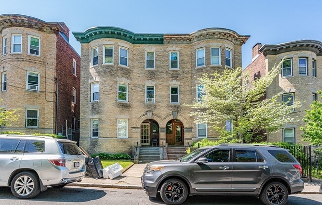 9 CHILCOTT PL