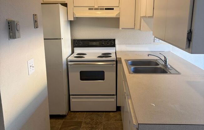 2 beds, 1.5 baths, 907 sqft, $1,595, Unit 3515D
