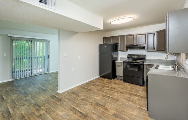 1 bed, 1 bath, 700 sqft, $899