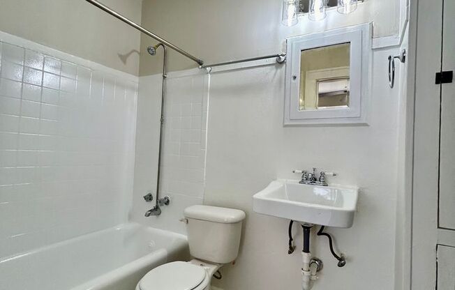 1 bed, 1 bath, $1,075