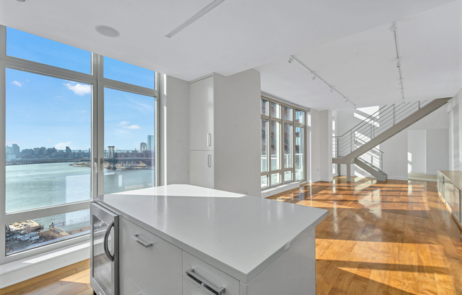 3 beds, 2.5 baths, $17,500, Unit PH2