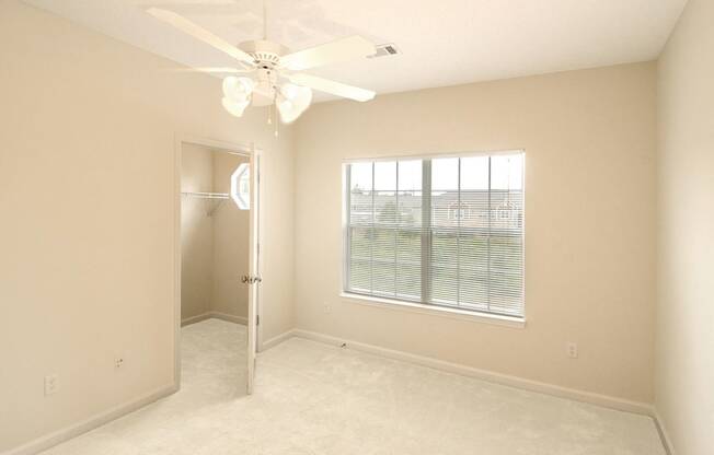 bedroom with closet