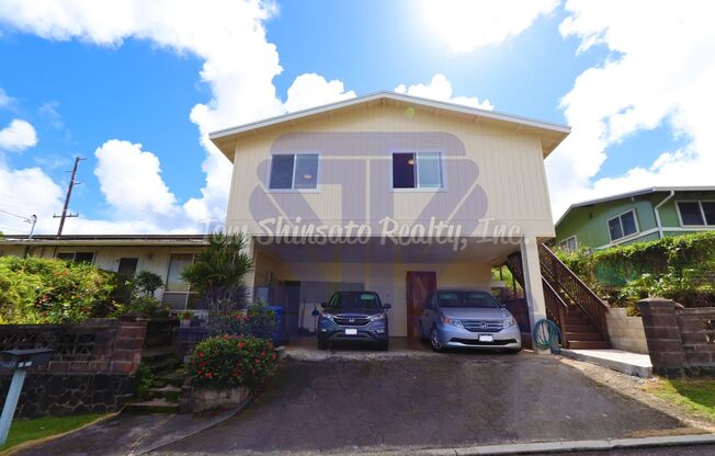 2/1/1 Upstair Duplex Unit in Kaneohe.  Electricity, Water, Sewer Included!
