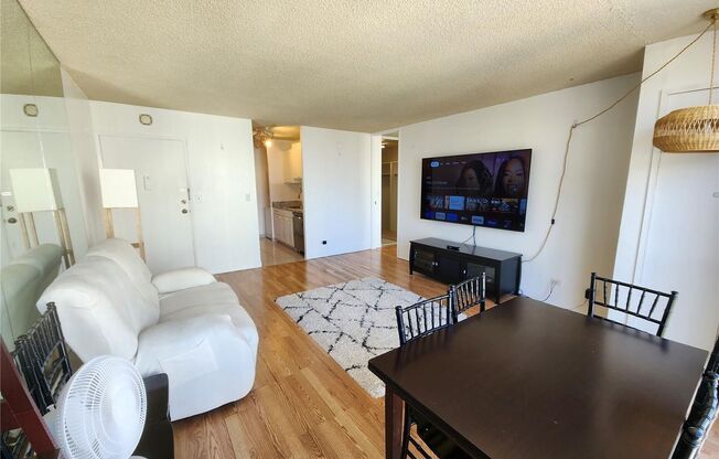 1 bed, 1 bath, $2,700, Unit # 2104