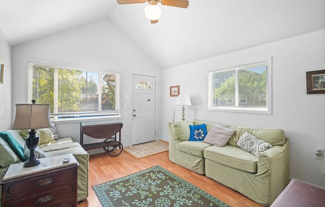 Cozy 1-Bedroom Rental – All Utilities Included! (Furnished)