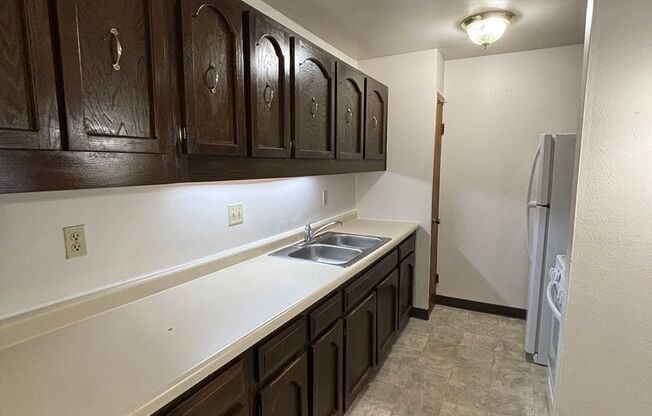 3 beds, 1.5 baths, 1,204 sqft, $1,569, Unit 5224 04