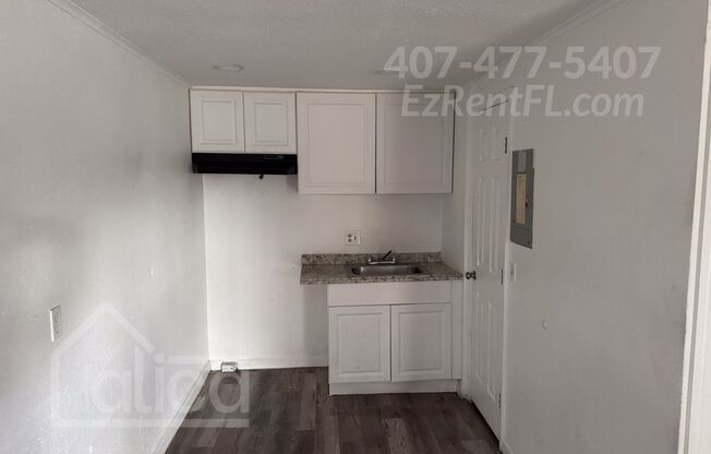 Studio, 1 bath, $995, Unit UNIT 11