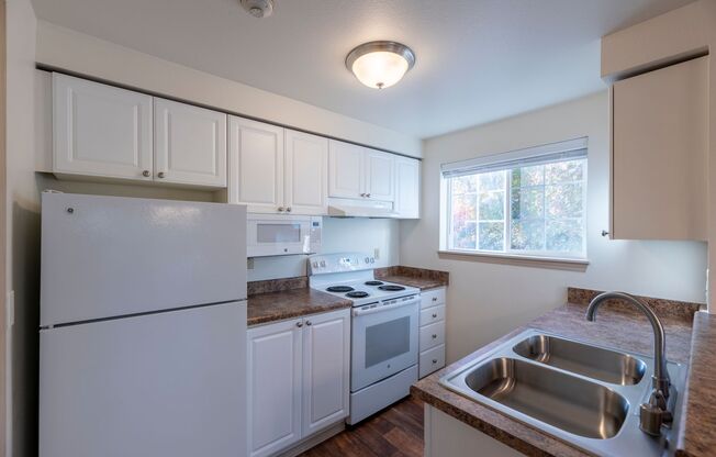 1 bed, 1 bath, 800 sqft, $1,585, Unit 533