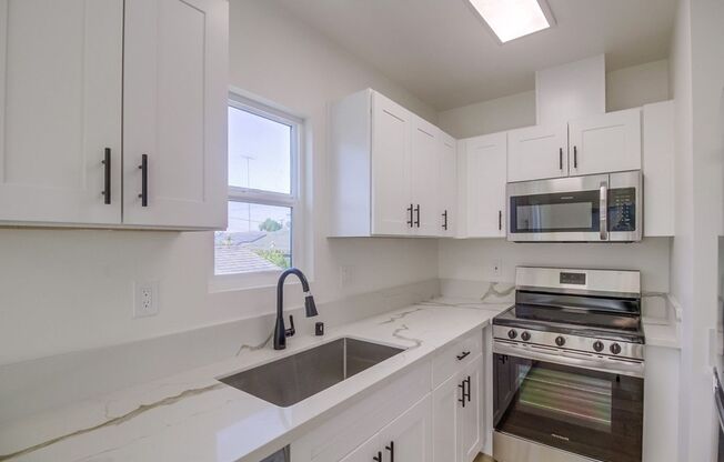 1237-39 Lincoln Ave