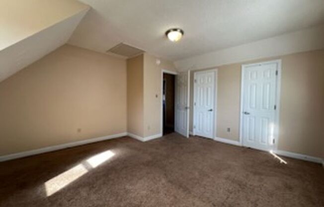 3 beds, 2 baths, $1,600