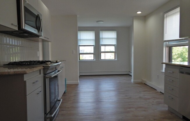 83 LEYDEN ST