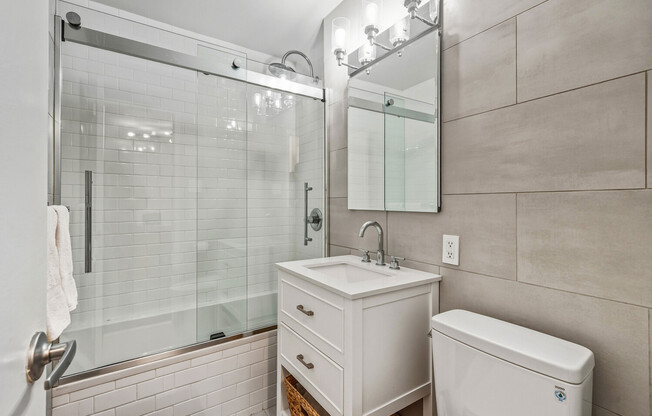 1 bed, 1 bath, $6,000, Unit 927