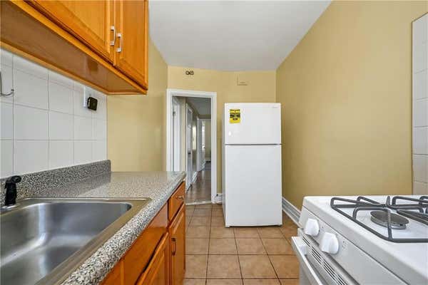 2 beds, 1 bath, 1,700 sqft, $2,700, Unit 2