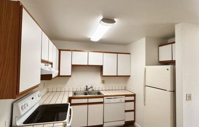 1 bed, 1 bath, 688 sqft, $1,350, Unit 134