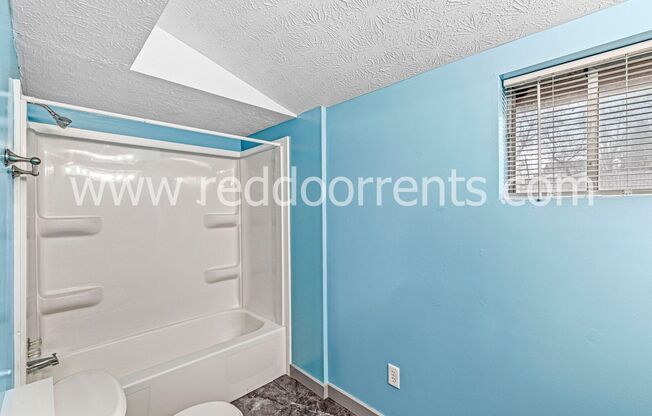 2 beds, 1 bath, $1,250