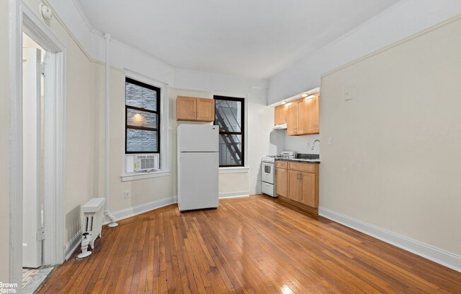 1 bed, 1 bath, $2,550, Unit 2E