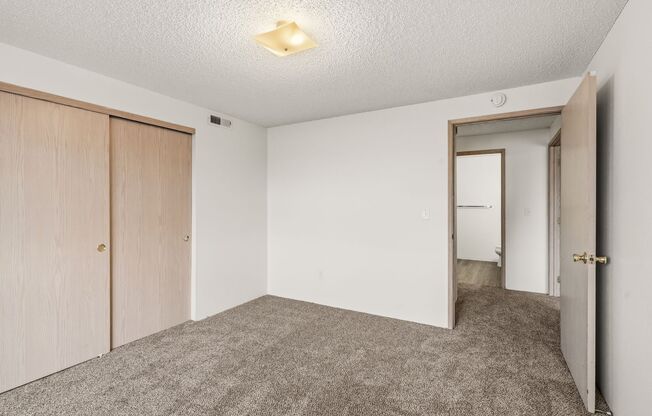 2 beds, 2 baths, 1,000 sqft, $1,450, Unit 4