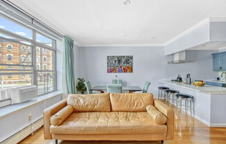 377 THOMAS S BOYLAND ST