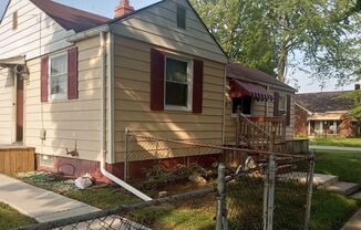 2 Bedroom Home - North Toledo