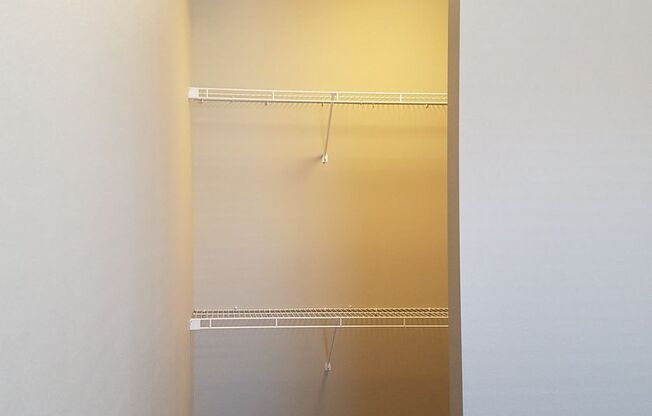 3 beds, 2.5 baths, $2,250, Unit 307