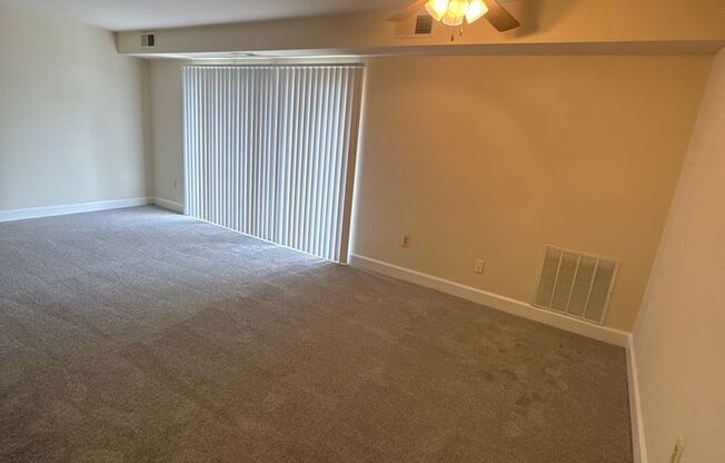 2 beds, 1.5 baths, 1,050 sqft, $1,820, Unit 3400 #303