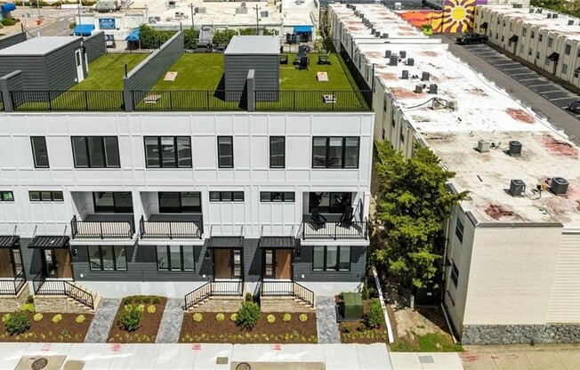 945 PACIFIC AVE