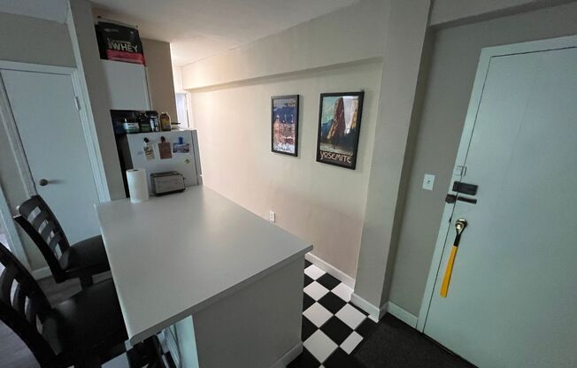 1 bed, 1 bath, 525 sqft, $895, Unit #401