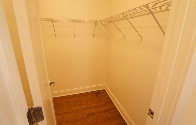 1 bed, 1 bath, 601 sqft, $1,950, Unit 2645-3W