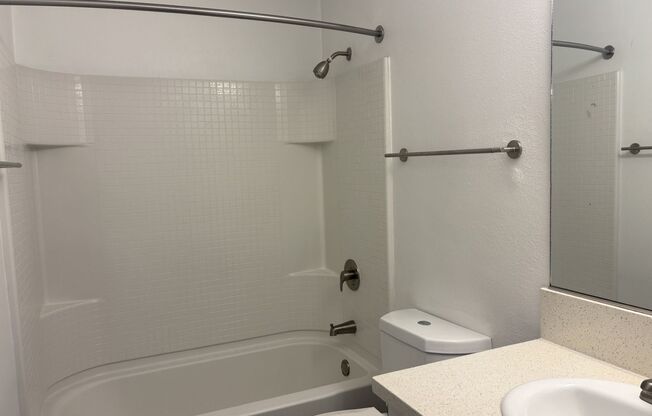 2 beds, 1 bath, 950 sqft, $2,955, Unit C021