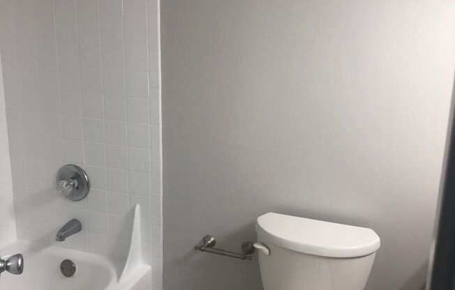 2 beds, 2 baths, 1,042 sqft, $1,249, Unit 5731B