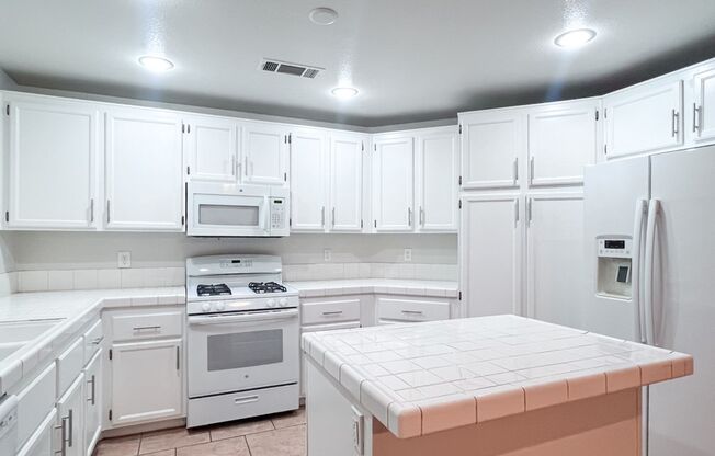 Spacious 3 bed, 2 bath, 2 car with possible 4th bed or den/office!