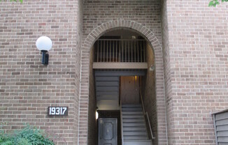 Spacious 2 BR/2 BA Condo in Montgomery Village!