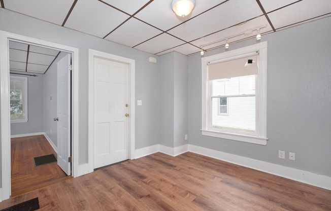 18 CHESTNUT ST