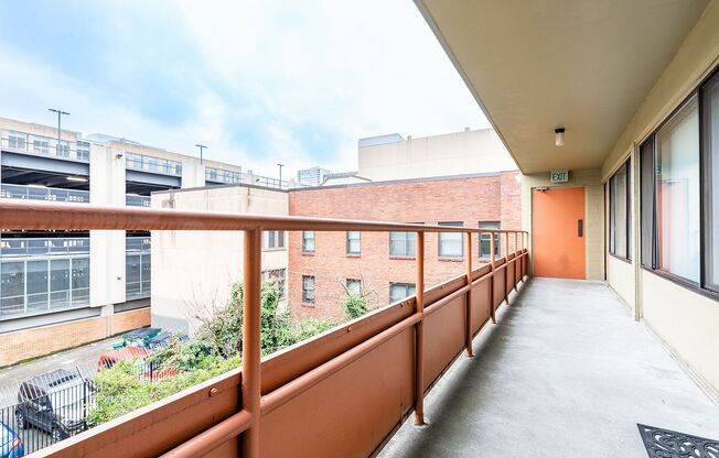1 bed, 1 bath, 394 sqft, $1,295, Unit 01 - 409