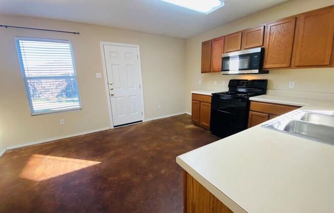 3 beds, 2 baths, $1,750