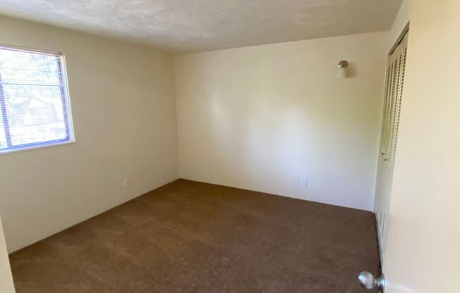 2 beds, 1.5 baths, 940 sqft, $1,607, Unit 0149