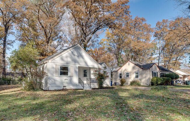 Beautiful Country Style 2 Bedroom 1.5 Bathroom House