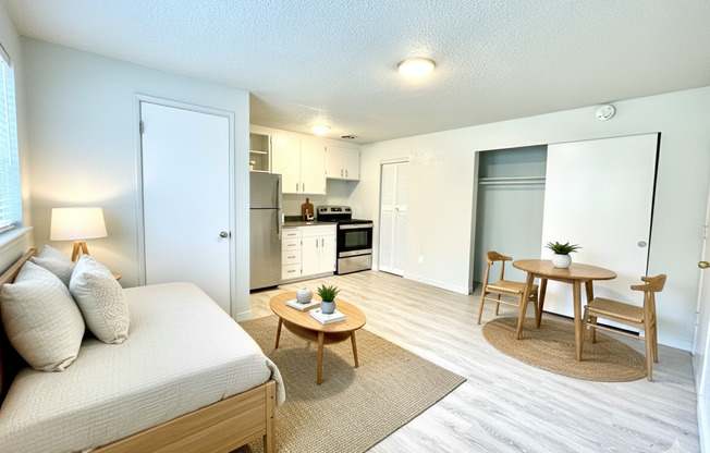 Studio, 1 bath, 250 sqft, $1,195, Unit 11