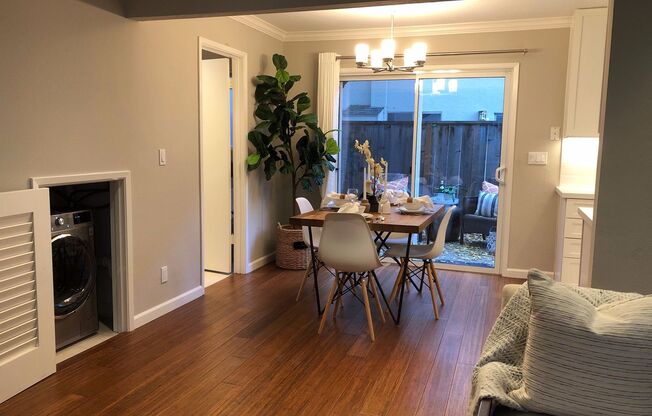 2 beds, 1.5 baths, 1,000 sqft, $3,595, Unit 08