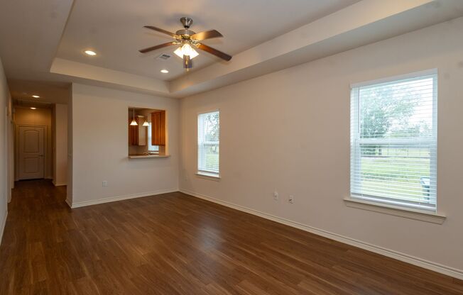 Spacious 2 bed 2 bath home that is move in ready!! 77705