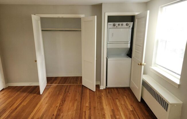 2 beds, 1 bath, 897 sqft, $2,175, Unit G-03