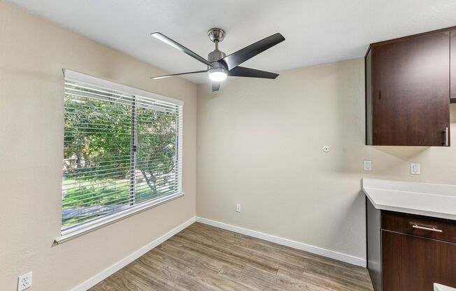 1 bed, 1 bath, 640 sqft, $1,600, Unit 77