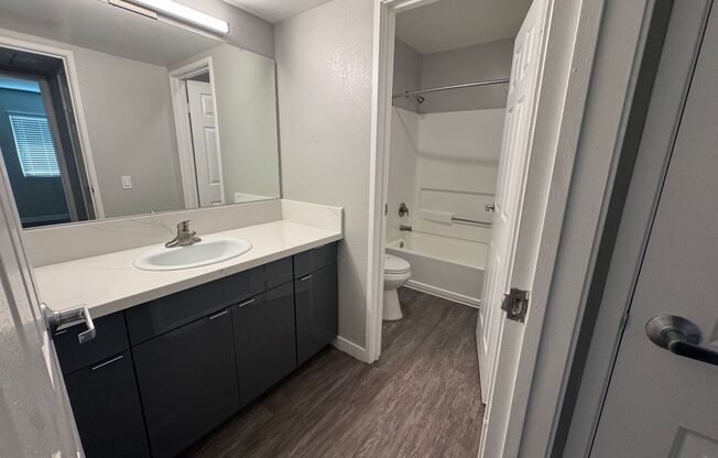 2 beds, 1 bath, 875 sqft, $2,650, Unit 598